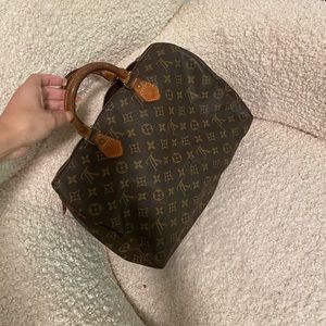 Authentic Louis Vuitton speedy bag
